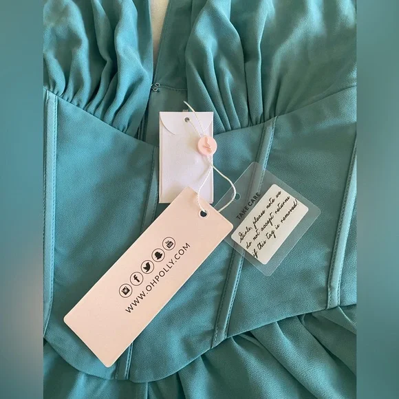 Oh Polly Long Sleeve Plunge Dress - Picture 5 of 6